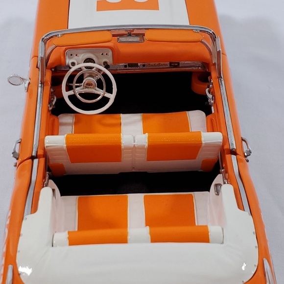 Danbury Mint UT 1957 Chevy Bel Air - Picture 3 of 8